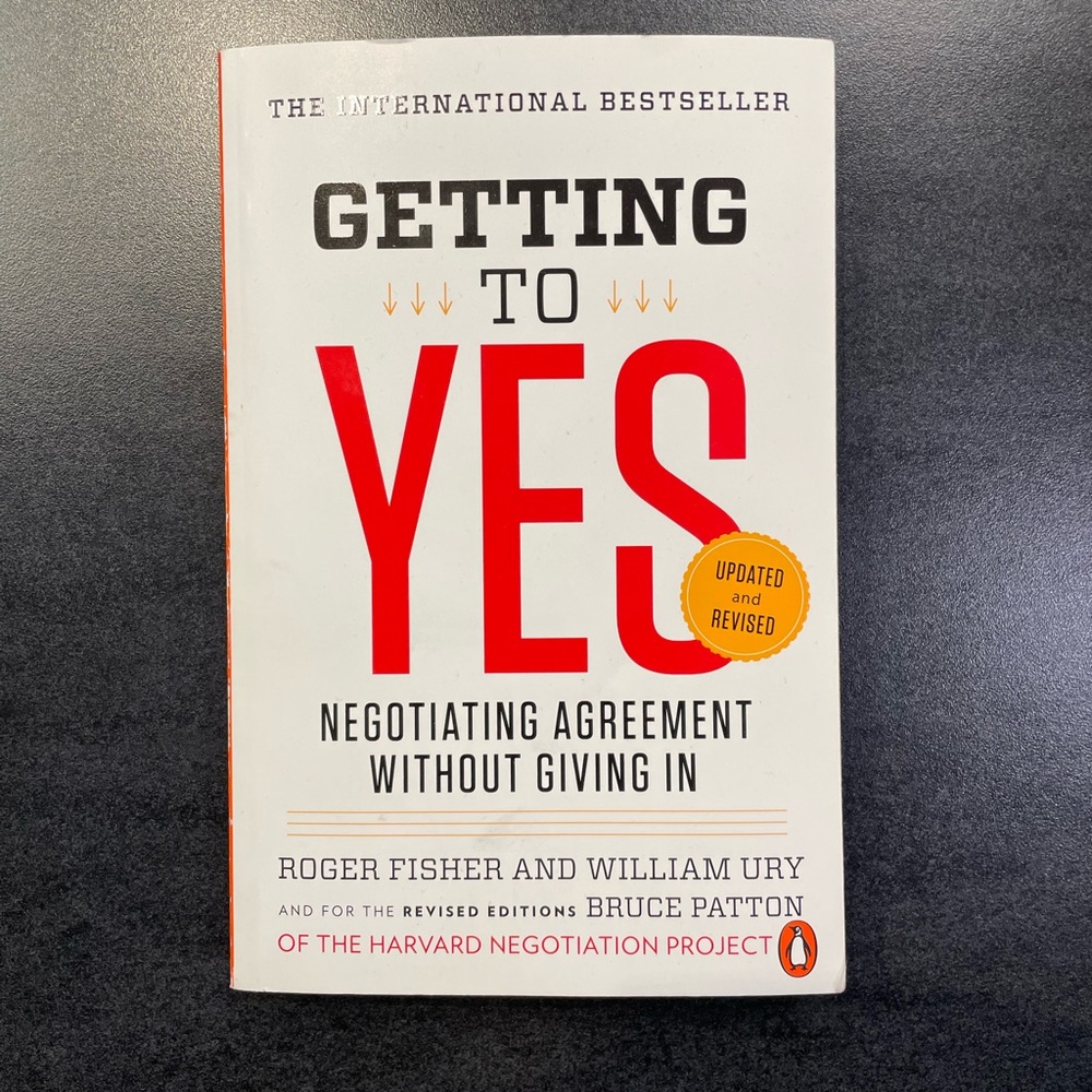 💖5 for $25💖 Getting to Yes: Negotiating Agreement Without Giving In Paperback